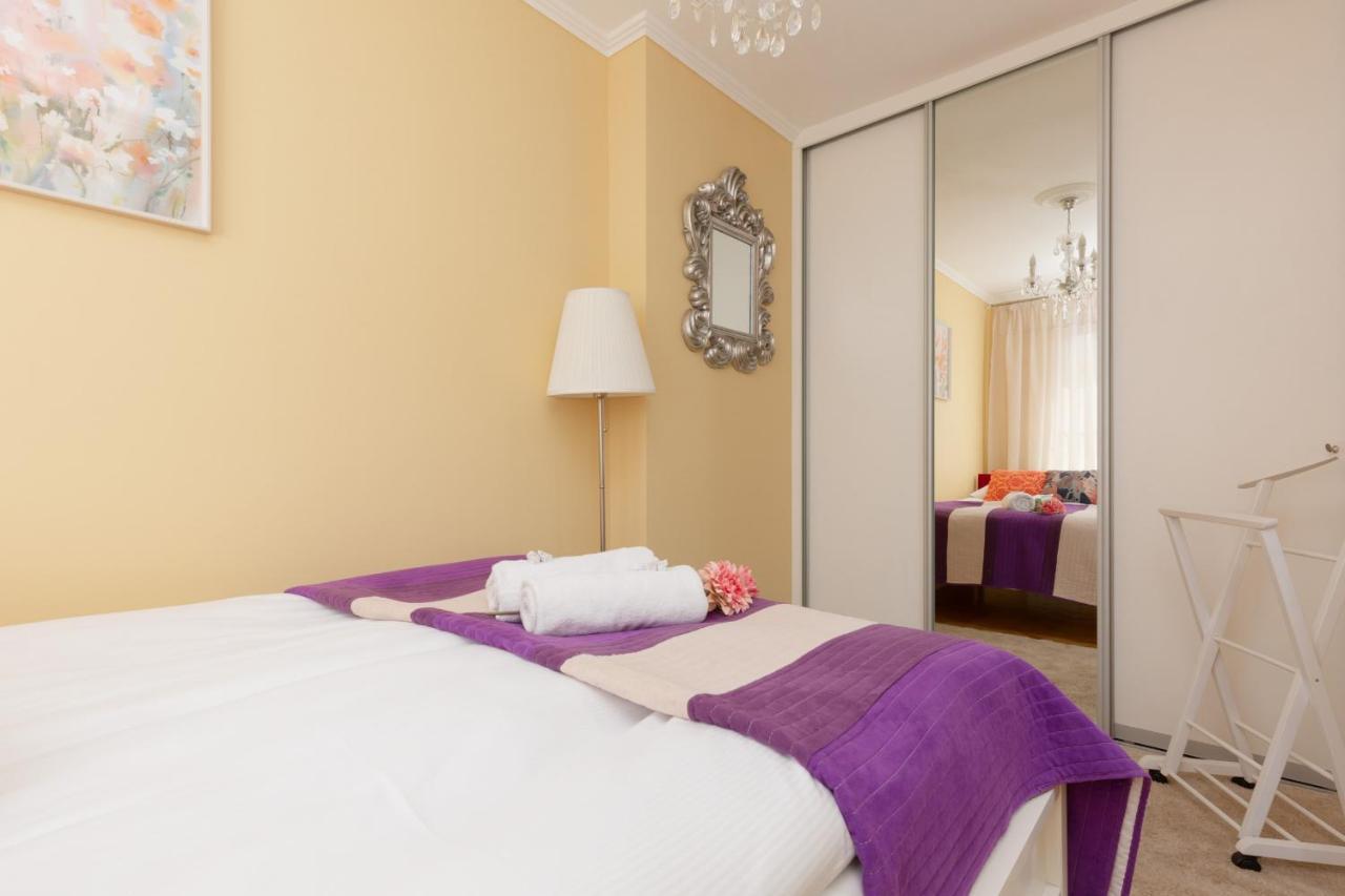 Miodowa Apartment Krasinski Garden Warsaw By Noclegi Renters Exteriér fotografie
